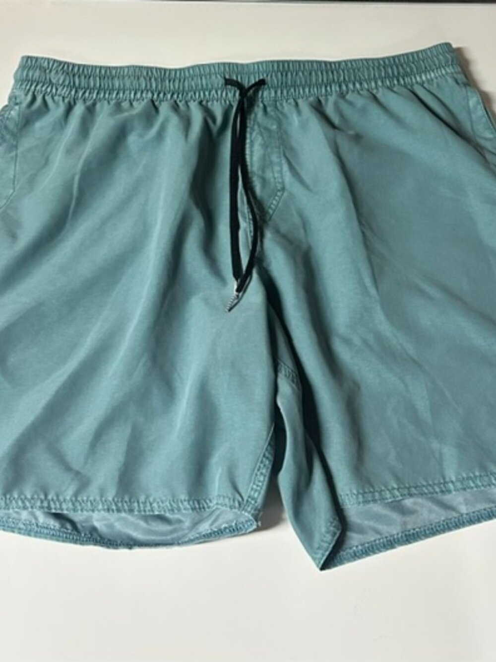 Volcom Shorts Mens XL Green Elastic Waist 7 Inseam Stretch Casual